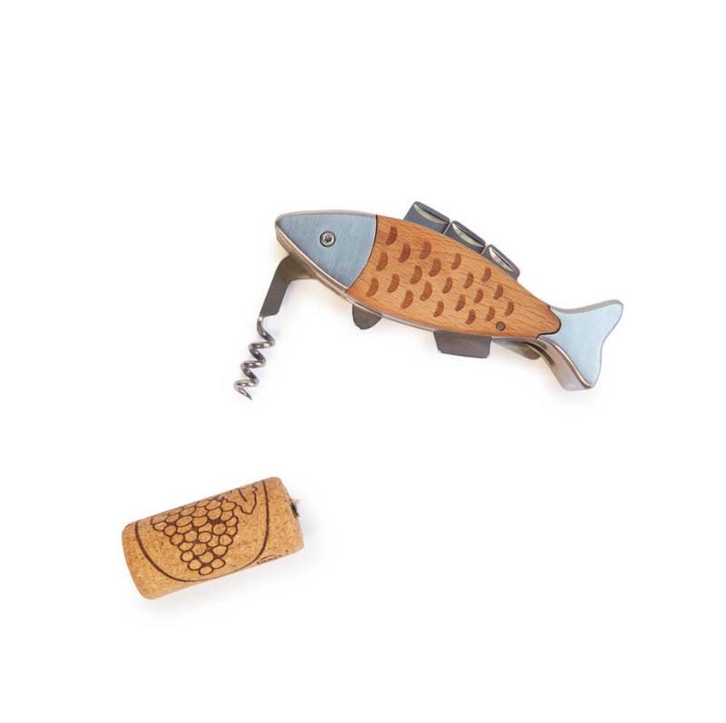 Coltellino multiuso a forma di salmone con finiture in legno contenuto in una scatola di latta